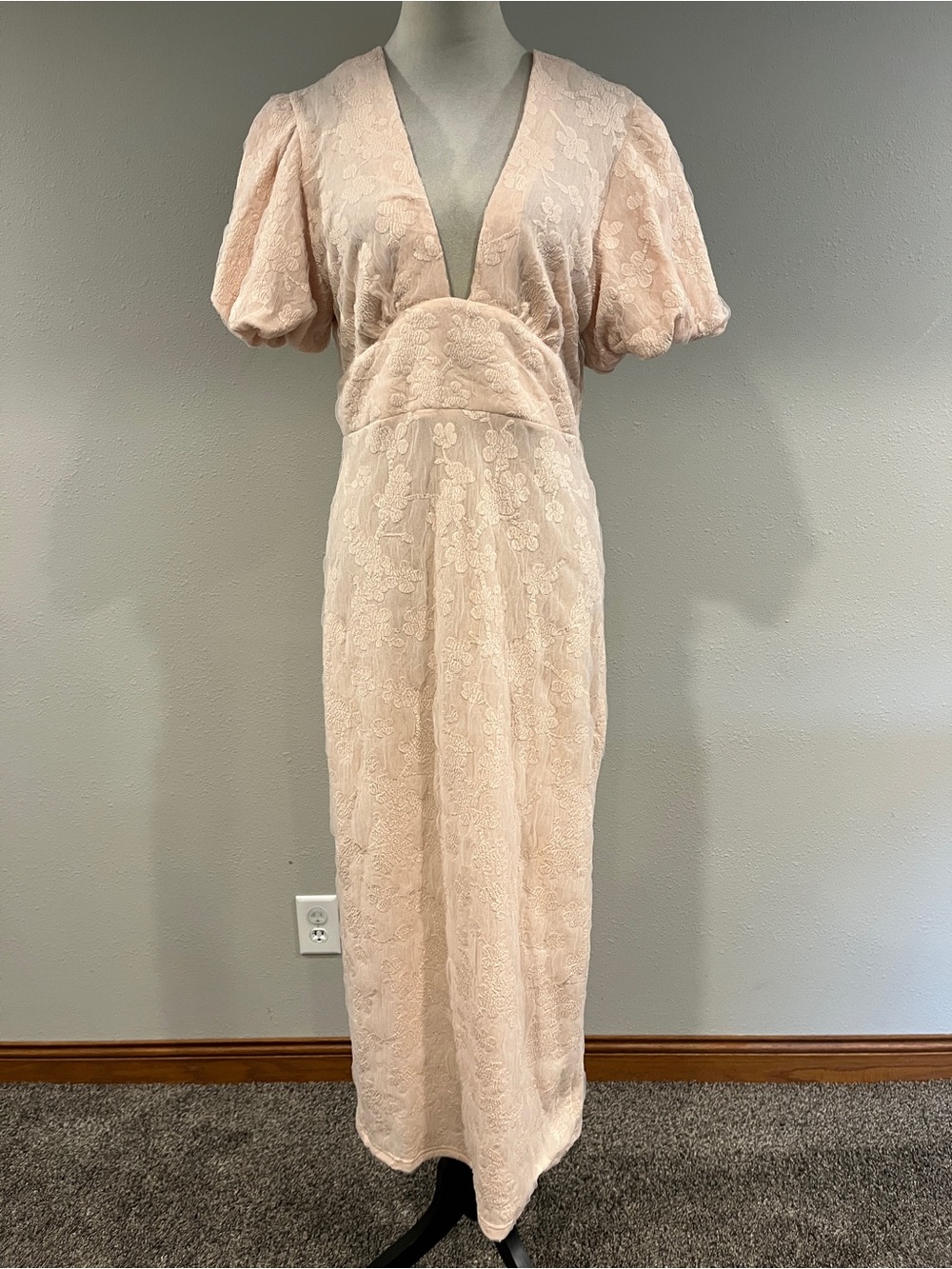 Shein Elegant Blush Lace Midi Dress with Puff Sleeves size large